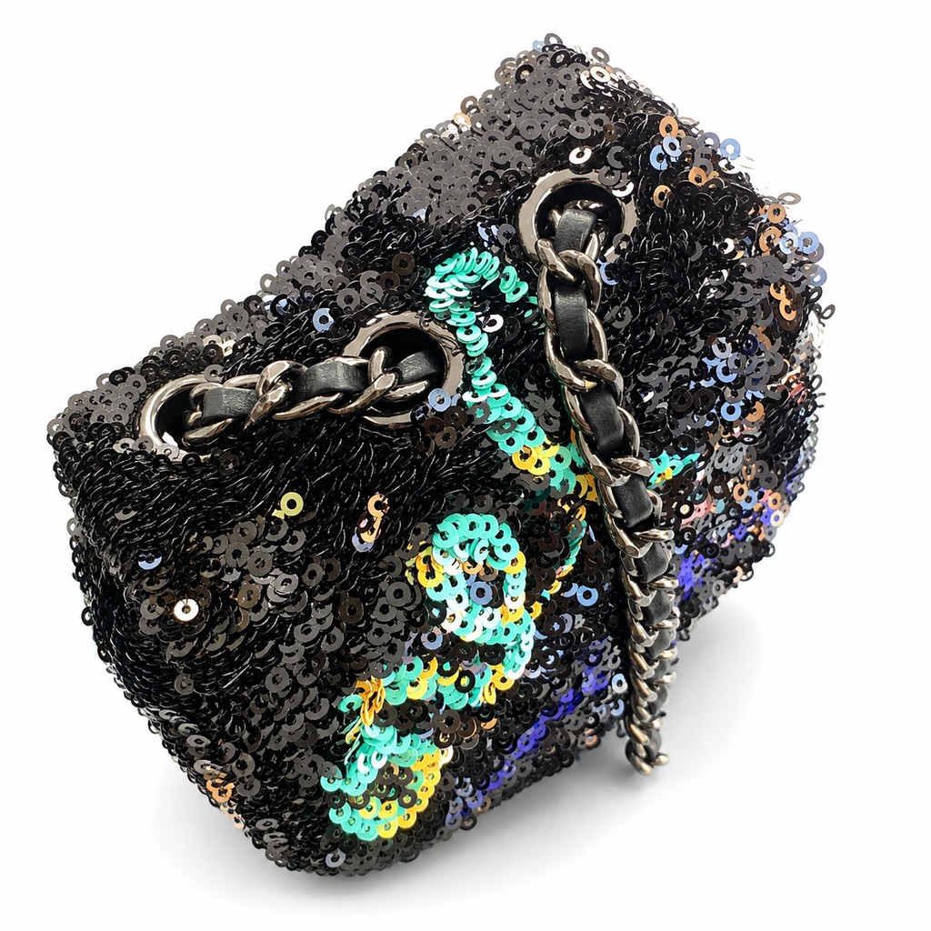 Chanel Sequin Graffiti Flap Bag | CC Logo Silver Chain Black — 14x21cm
